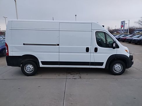 Used 2023 RAM ProMaster 2500 image 5