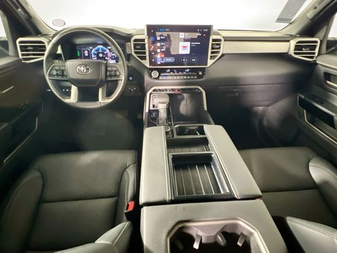 Used 2025 Toyota Tundra Limited AWD/4WD image 28