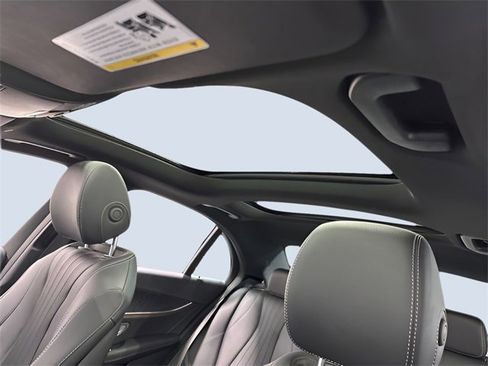 Certified 2022 Mercedes-Benz E 350 4MATIC Sedan image 29