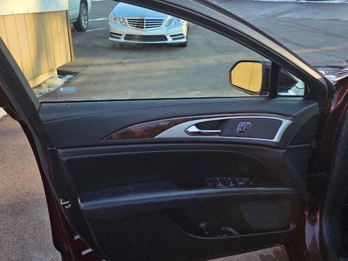 Used 2017 Lincoln MKZ Select w/ Select Plus Package image 9