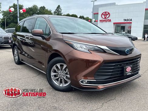 Used 2021 Toyota Sienna XLE w/ XLE Plus Package AWD/4WD image 1