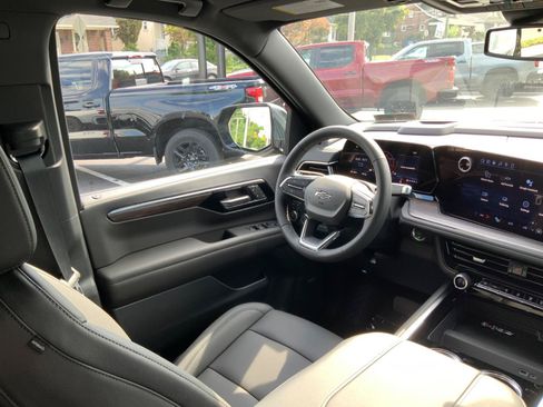 New 2026 Chevrolet Tahoe Z71 w/ Comfort Package AWD/4WD image 16