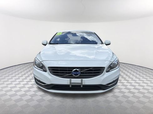 Used 2016 Volvo S60 T5 Premier FWD image 2