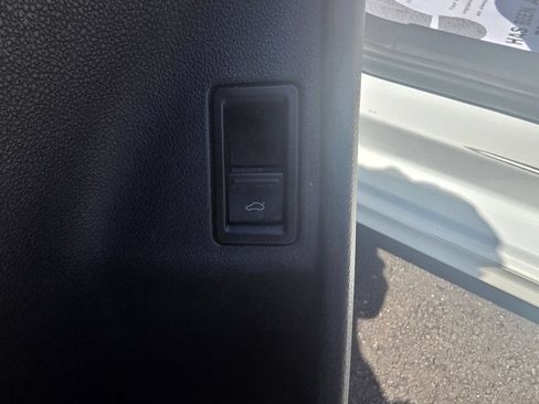 Used 2017 Volkswagen Jetta SEL FWD image 11