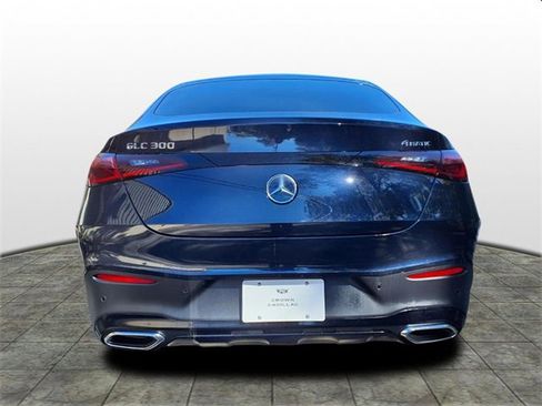 Used 2024 Mercedes-Benz GLC 300 4MATIC image 4