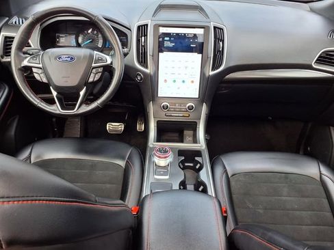Used 2022 Ford Edge ST-Line w/ Cold Weather Package image 11