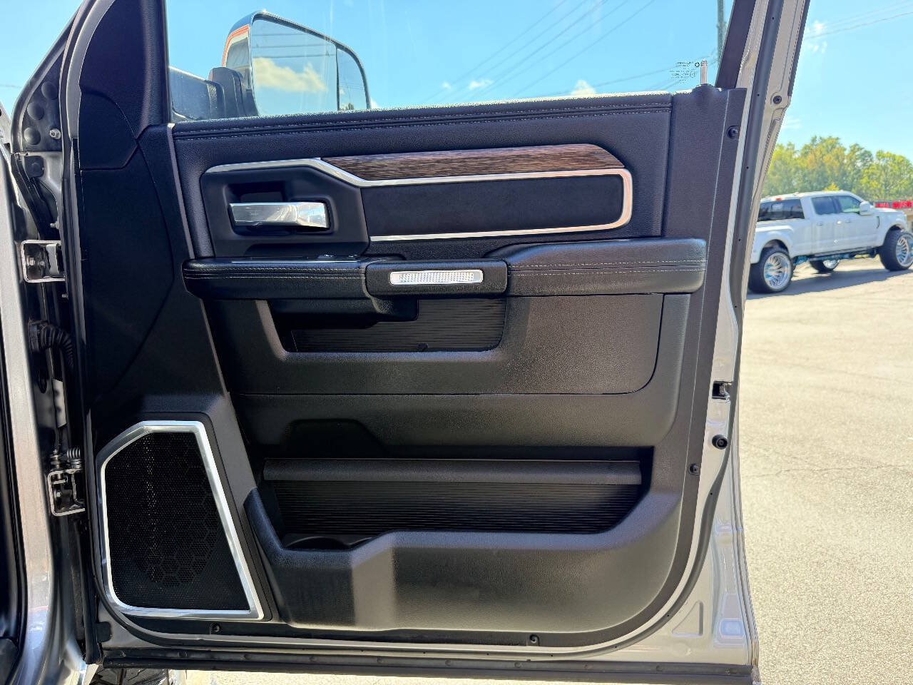Used 2019 RAM 3500 Laramie AWD/4WD image 36