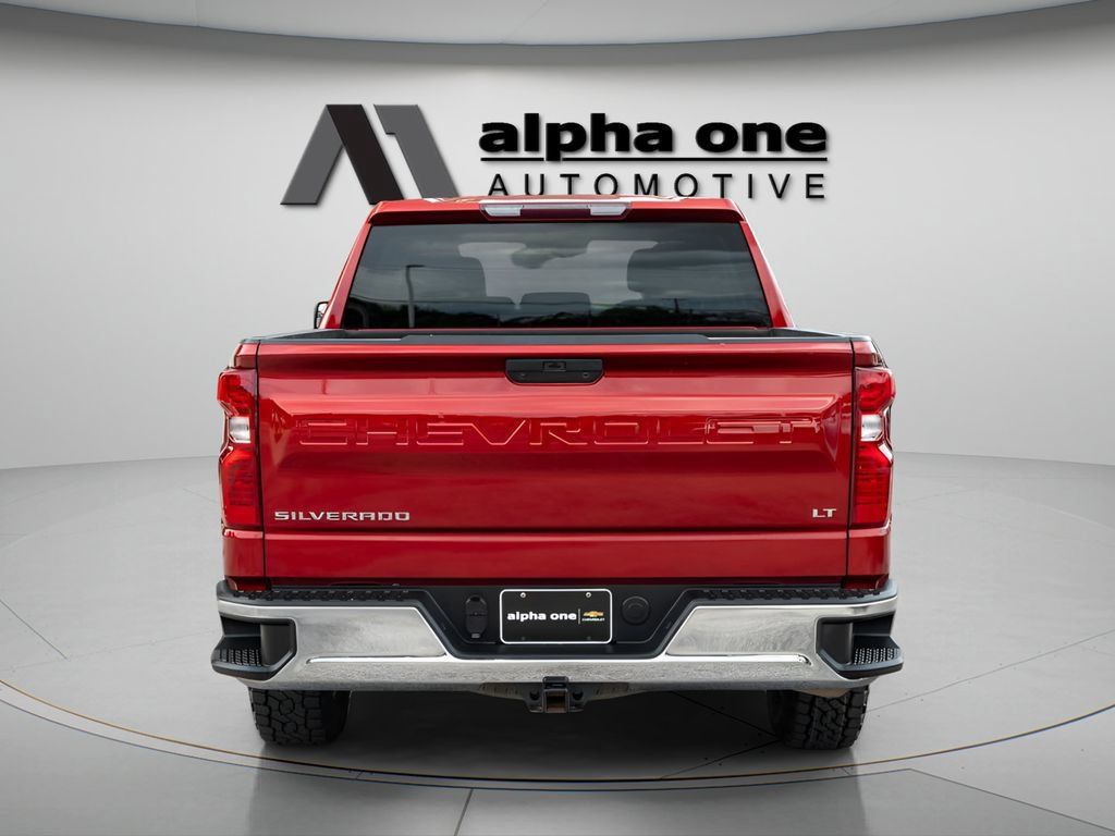 Used 2022 Chevrolet Silverado 1500 LT AWD/4WD image 8