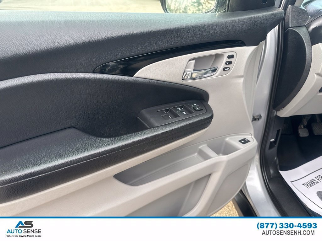 Used 2019 Honda Pilot Touring image 12