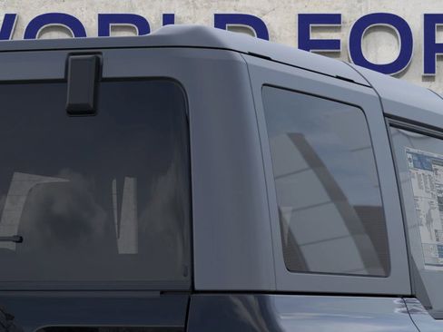 New 2025 Ford Bronco Outer Banks w/ Sasquatch Package image 25