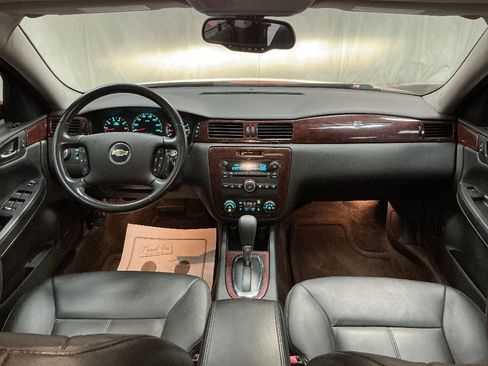 Used 2009 Chevrolet Impala LTZ FWD image 18