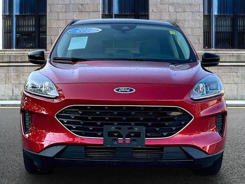 Used 2022 Ford Escape SE w/ SE Sport Appearance Package FWD image 3