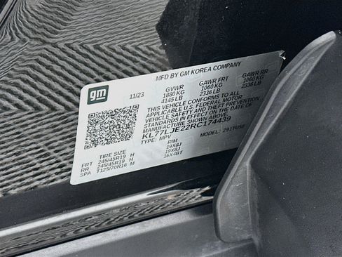 Used 2024 Chevrolet Trax RS w/ Sunroof Package FWD image 12