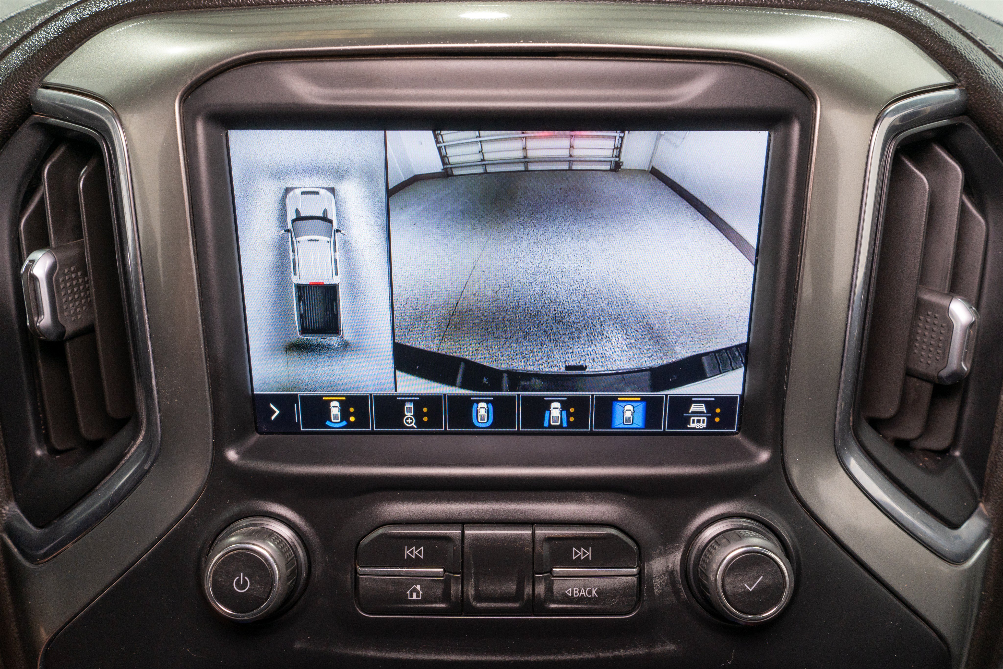 Used 2020 Chevrolet Silverado 2500 LTZ w/ Technology Package AWD/4WD image 23