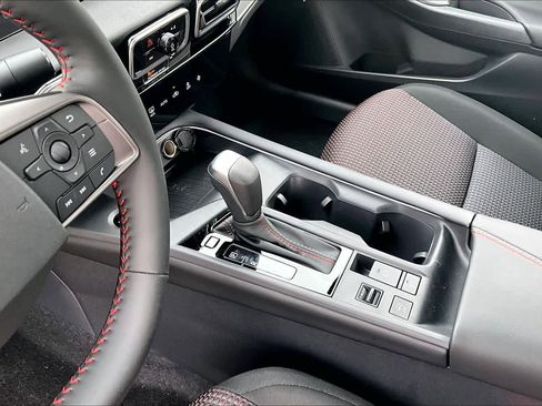 New 2026 Nissan Sentra SR w/ Floor Mat Package image 11