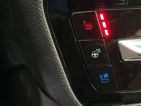 Used 2023 Ford Explorer Limited image 38