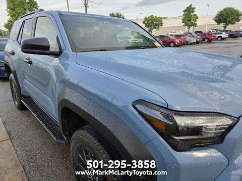 Used 2025 Toyota 4Runner SR5 AWD/4WD image 3