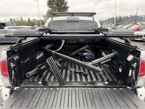 Used 2020 Toyota Tacoma TRD Off-Road w/ TRD Premium Off Road Package image 11