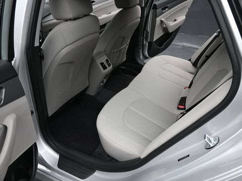 Used 2019 Hyundai Sonata SEL w/ Cargo Package FWD image 10