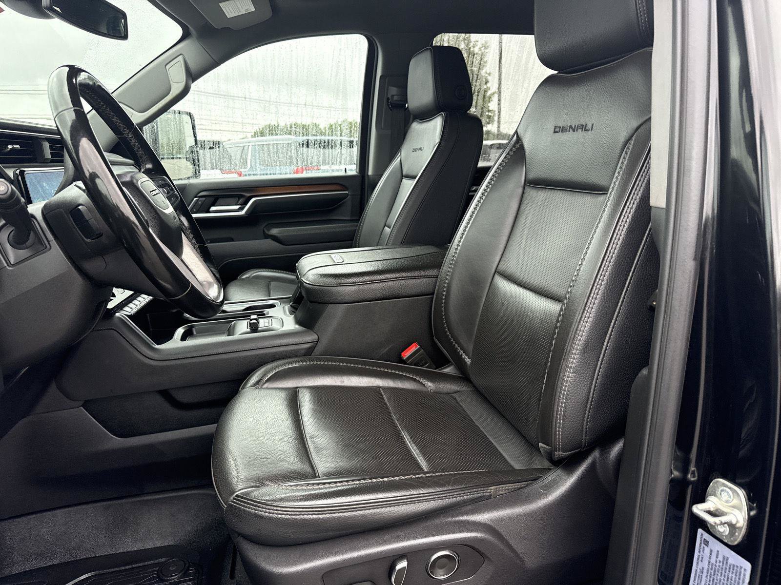 Used 2025 GMC Sierra 2500 Denali AWD/4WD image 17