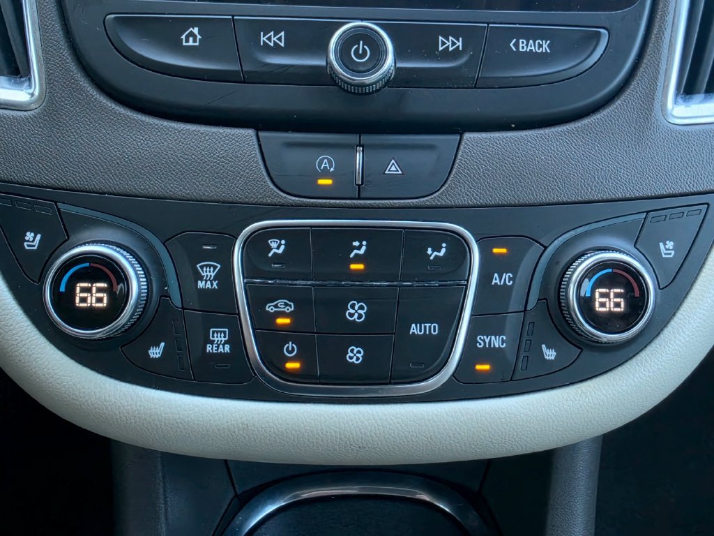 Used 2024 Chevrolet Malibu LT FWD image 47