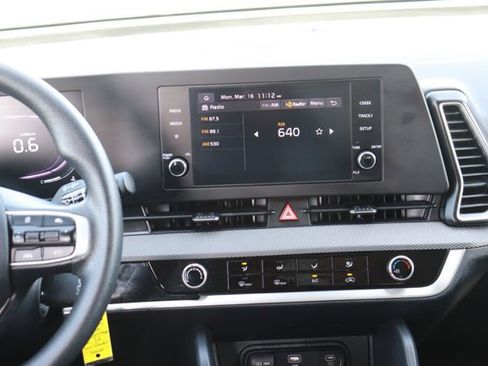Used 2025 Kia Sportage LX image 13