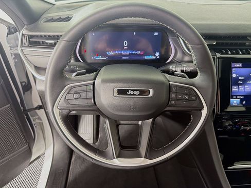Used 2023 Jeep Grand Cherokee L Laredo AWD/4WD image 3