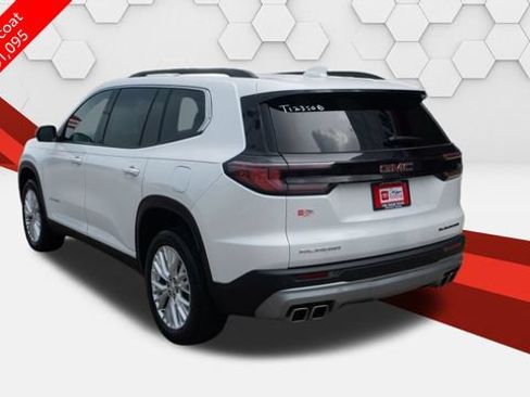 Used 2024 GMC Acadia Elevation FWD image 3