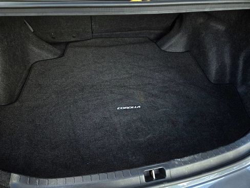 Used 2015 Toyota Corolla LE FWD image 24