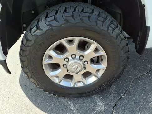Used 2024 RAM 2500 Laramie AWD/4WD image 9