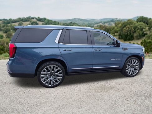 Certified 2025 GMC Yukon Denali Ultimate AWD/4WD image 11