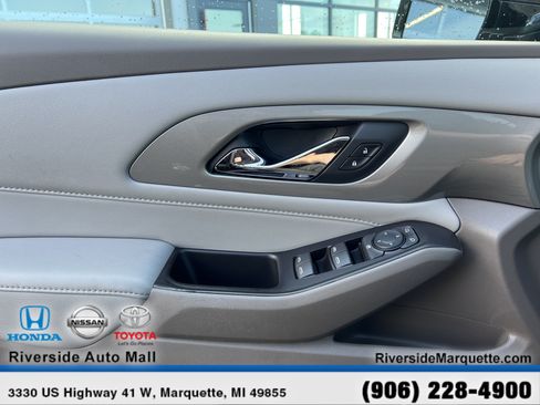 Used 2020 Chevrolet Traverse LT w/ LT Premium Package AWD/4WD image 23