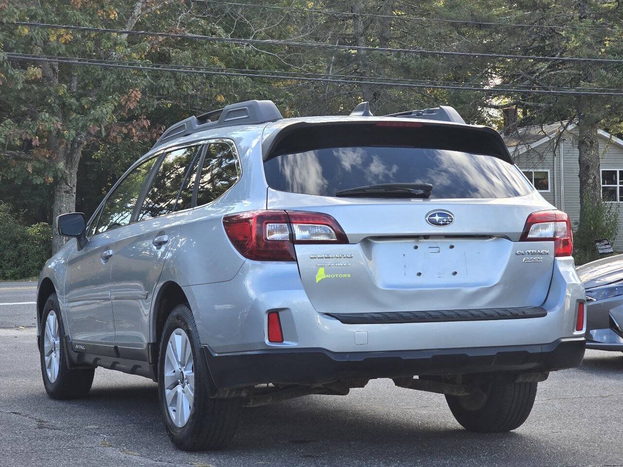 Used 2017 Subaru Outback 2.5i Premium AWD/4WD image 6
