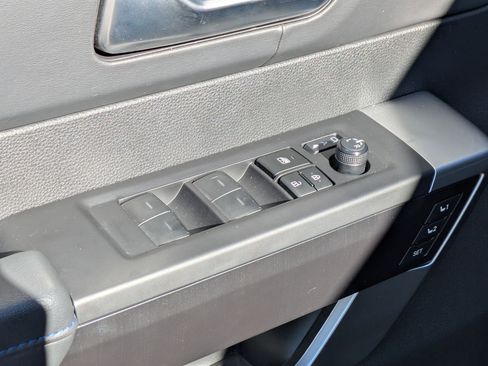 Used 2024 Toyota Tundra Platinum AWD/4WD image 10