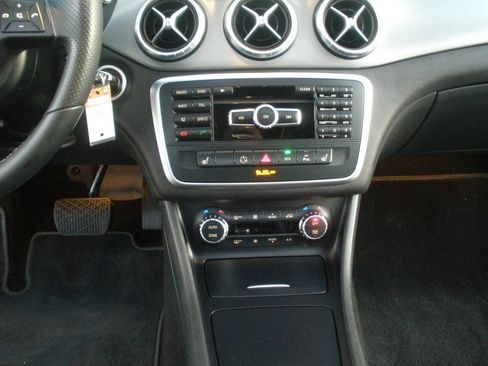 Used 2014 Mercedes-Benz CLA 250 4MATIC image 36
