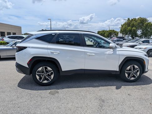 Used 2025 Hyundai Tucson SEL AWD/4WD image 3