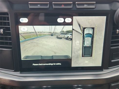 Used 2023 Ford F350 Lariat w/ Chrome Package image 17