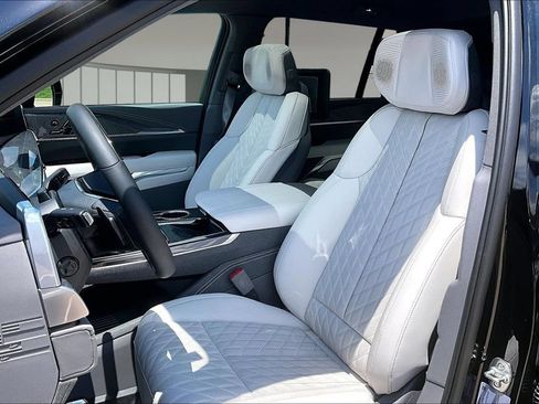 New 2026 Cadillac Escalade IQ Sport 1 w/ LPO, ONYX Package AWD/4WD image 9