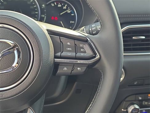 New 2025 MAZDA CX-5 Signature image 12