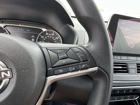 Used 2024 Nissan Altima 2.5 SV FWD image 29