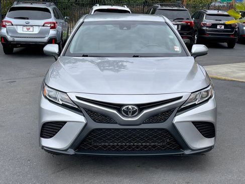 Used 2018 Toyota Camry SE image 2