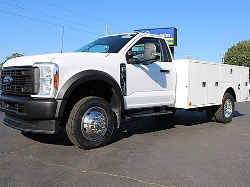 Used 2024 Ford F550 4x4 Regular Cab Super Duty image 2