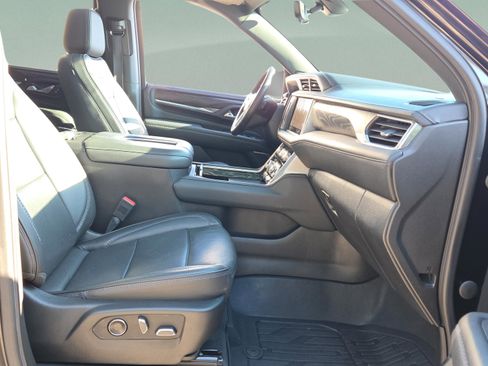 Used 2021 GMC Yukon Denali w/ Denali Premium Package image 26