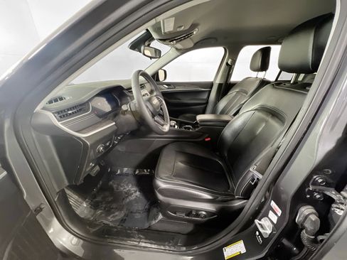 Used 2023 Jeep Grand Cherokee Limited w/ Black Appearance Package RWD image 21