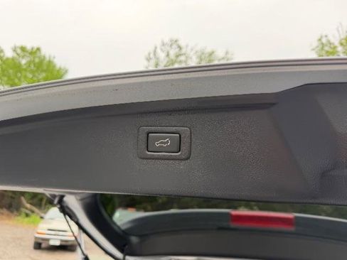 Used 2016 Subaru Outback 2.5i Limited AWD/4WD image 38