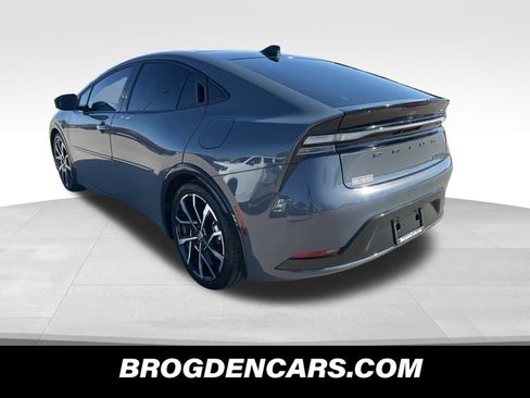 Used 2024 Toyota Prius Prime Premium FWD image 5