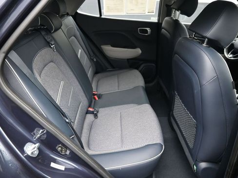 Certified 2023 Hyundai Venue Limited FWD image 23