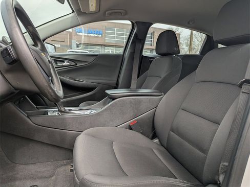Used 2020 Chevrolet Malibu LT image 14