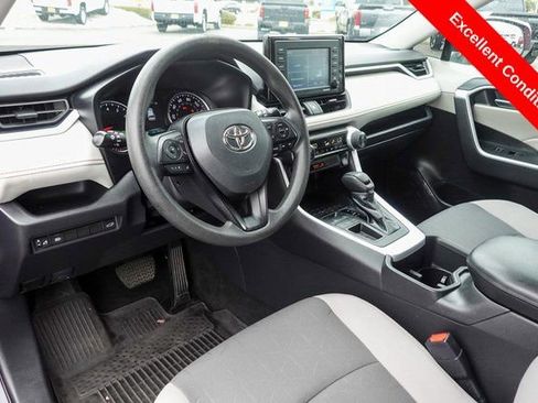 Used 2022 Toyota RAV4 XLE image 4