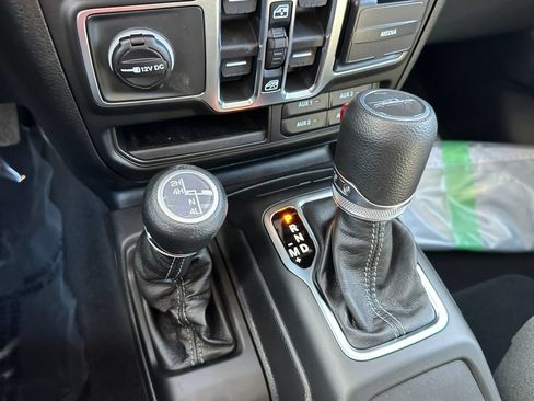 New 2026 Jeep Gladiator Sport AWD/4WD image 23